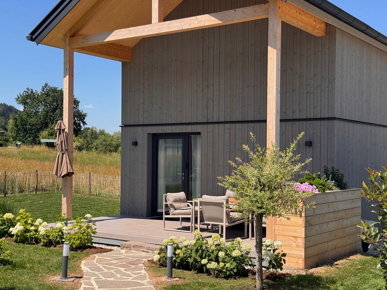 Tiny L house exterior